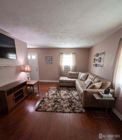 40-42 Moffett Street, Fords, NJ 08863