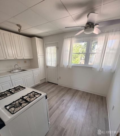 40-42 Moffett Street, Fords, NJ 08863
