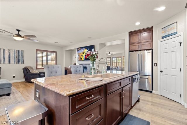 194 Glenbrook Estates Drive, Las Vegas, NV 89183