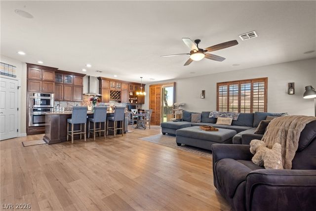 194 Glenbrook Estates Drive, Las Vegas, NV 89183
