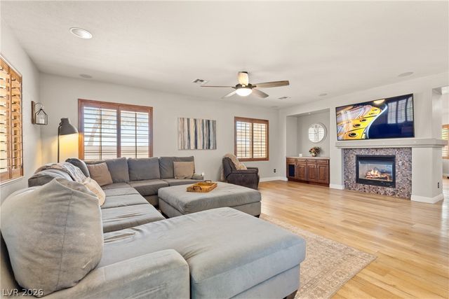 194 Glenbrook Estates Drive, Las Vegas, NV 89183