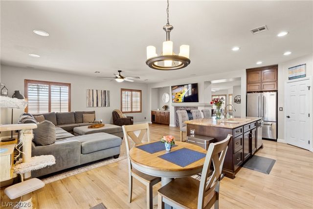 194 Glenbrook Estates Drive, Las Vegas, NV 89183