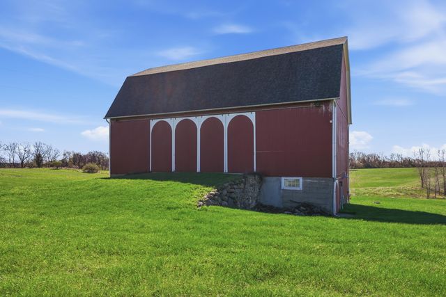 4596 Lake Vista Drive, Dexter, MI 48130