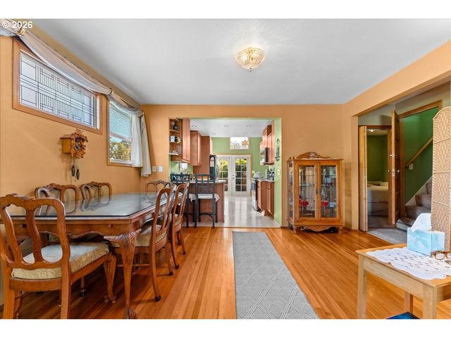 2956 Ne 34TH Ave, Portland, OR 97212