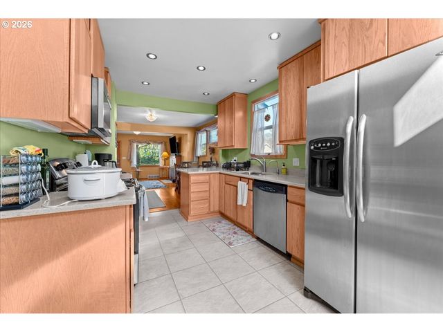 2956 Ne 34TH Ave, Portland, OR 97212