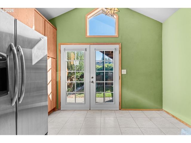 2956 Ne 34TH Ave, Portland, OR 97212