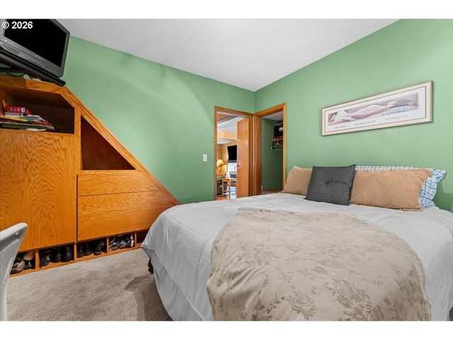 2956 Ne 34TH Ave, Portland, OR 97212