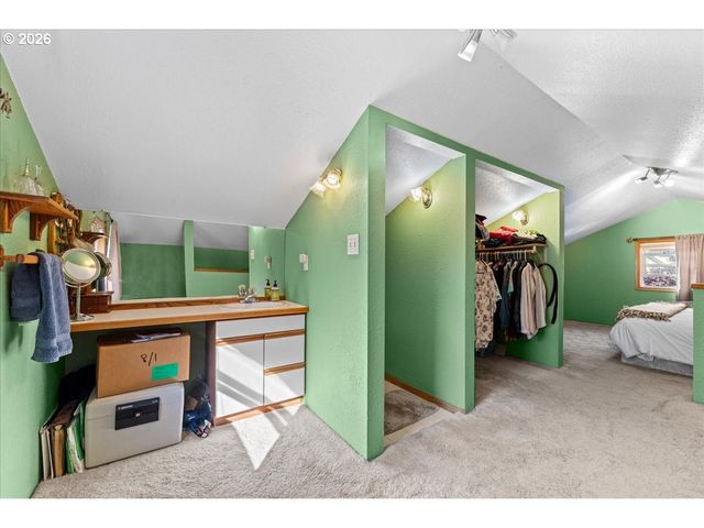 2956 Ne 34TH Ave, Portland, OR 97212