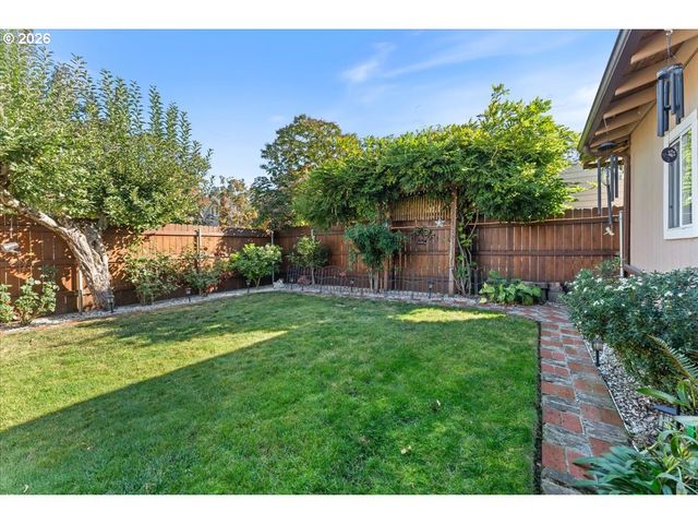 2956 Ne 34TH Ave, Portland, OR 97212