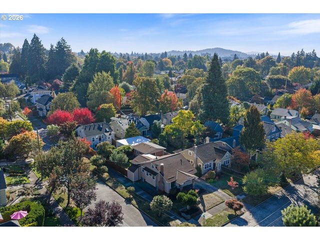 2956 Ne 34TH Ave, Portland, OR 97212