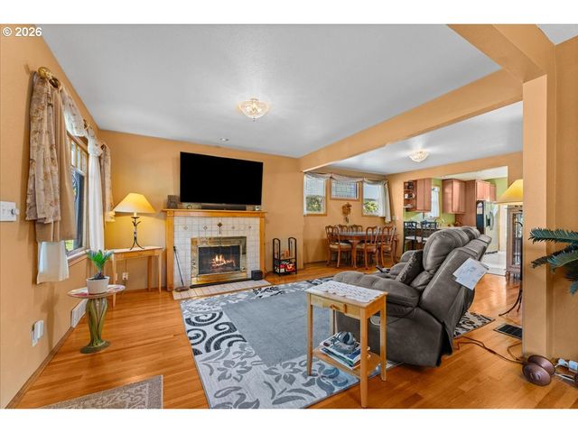 2956 Ne 34TH Ave, Portland, OR 97212
