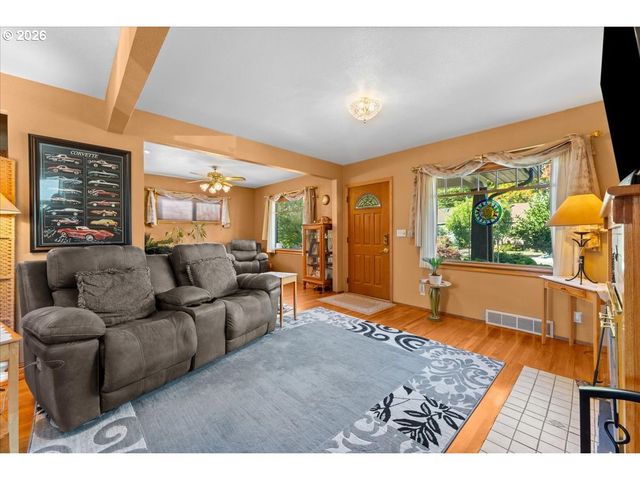 2956 Ne 34TH Ave, Portland, OR 97212