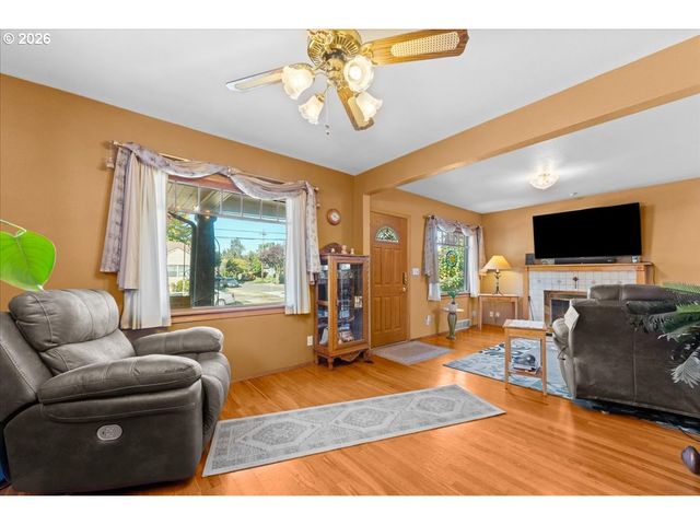 2956 Ne 34TH Ave, Portland, OR 97212