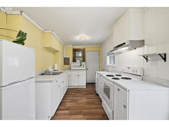 6712 Se PARDEE St A, Portland, OR 97206