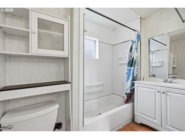 6712 Se PARDEE St A, Portland, OR 97206