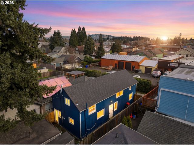 6712 Se PARDEE St A, Portland, OR 97206