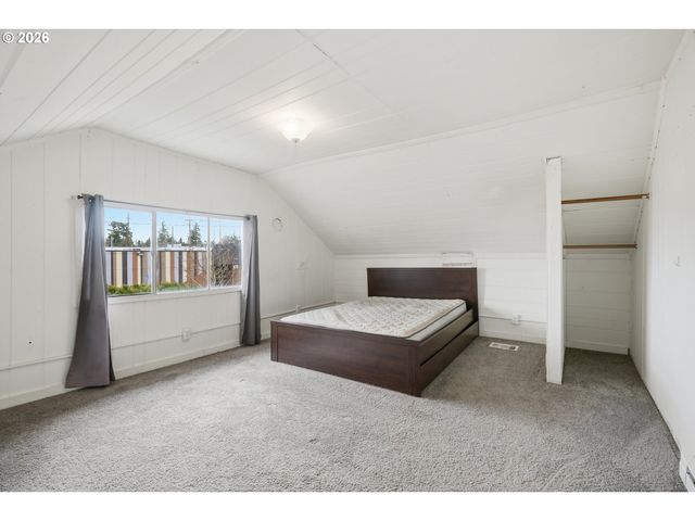 6712 Se PARDEE St A, Portland, OR 97206