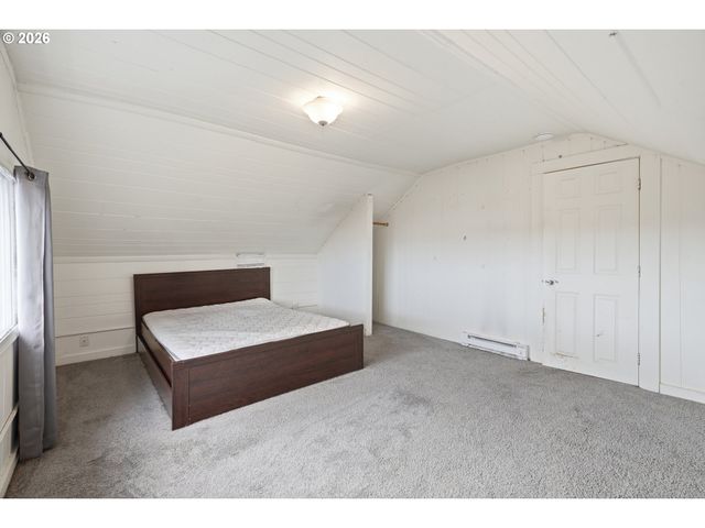 6712 Se PARDEE St A, Portland, OR 97206