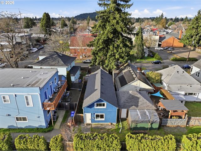 6712 Se PARDEE St A, Portland, OR 97206