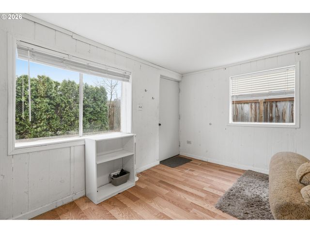 6712 Se PARDEE St A, Portland, OR 97206