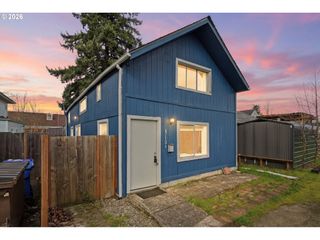 6712 Se PARDEE St A, Portland, OR 97206