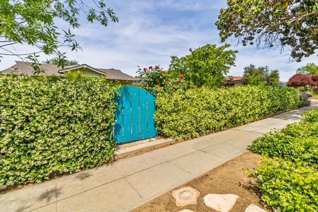 218 W Fountain Way, Fresno, CA 93705