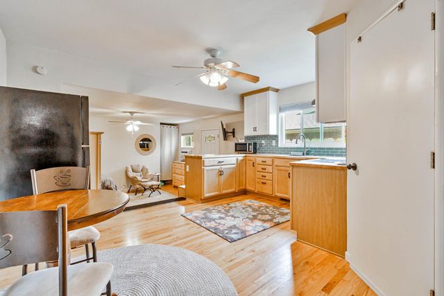 218 W Fountain Way, Fresno, CA 93705