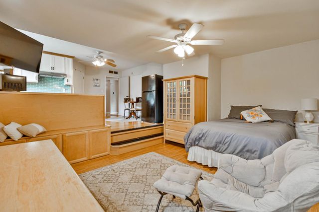 218 W Fountain Way, Fresno, CA 93705