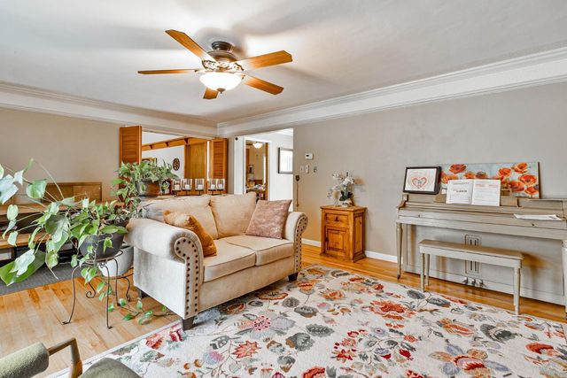 218 W Fountain Way, Fresno, CA 93705