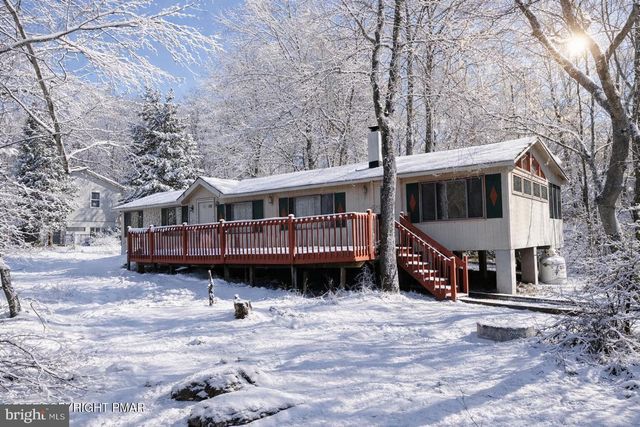 134 WYALUSING DR, Pocono Lake, PA 18347