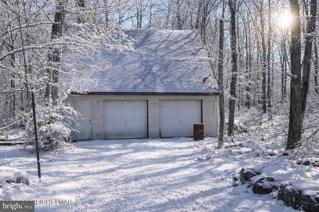134 WYALUSING DR, Pocono Lake, PA 18347