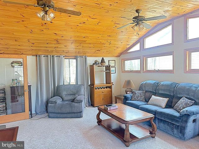 134 WYALUSING DR, Pocono Lake, PA 18347