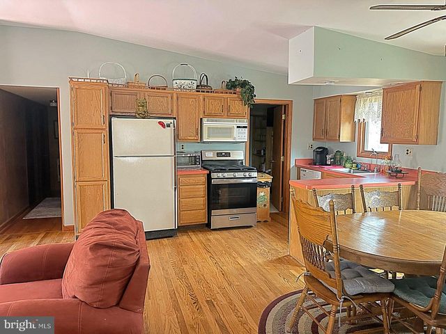 134 WYALUSING DR, Pocono Lake, PA 18347