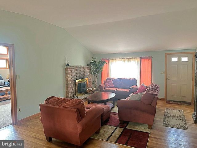 134 WYALUSING DR, Pocono Lake, PA 18347