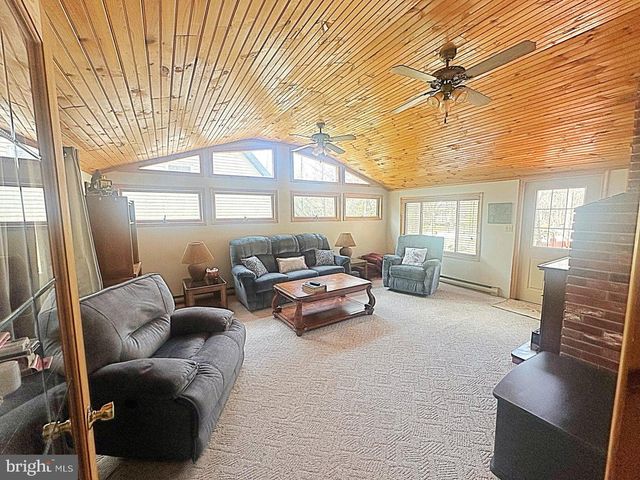 134 WYALUSING DR, Pocono Lake, PA 18347
