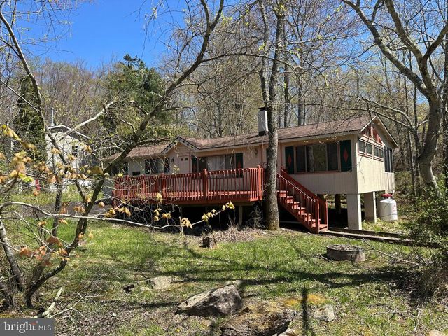 134 WYALUSING DR, Pocono Lake, PA 18347