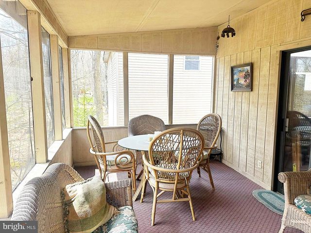 134 WYALUSING DR, Pocono Lake, PA 18347