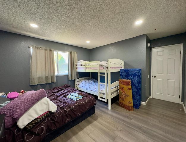 5813 Bamford Dr, Sacramento, CA 95823