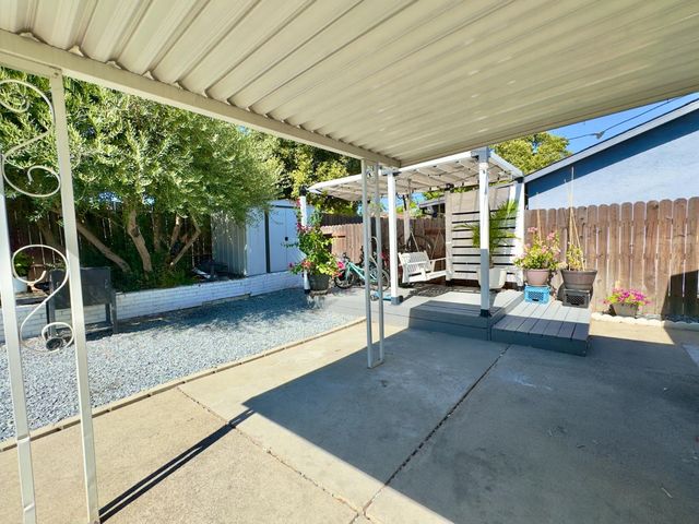 5813 Bamford Dr, Sacramento, CA 95823