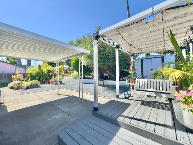 5813 Bamford Dr, Sacramento, CA 95823
