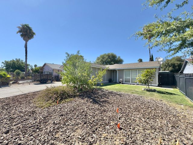 5813 Bamford Dr, Sacramento, CA 95823