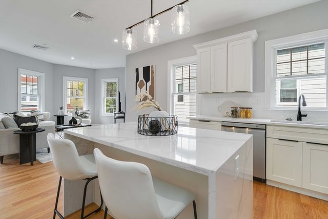 20 Alston St 20, Somerville, MA 02143