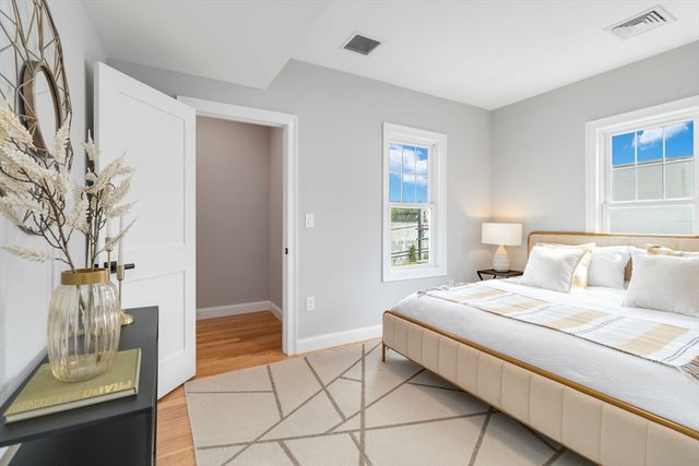 20 Alston St 20, Somerville, MA 02143