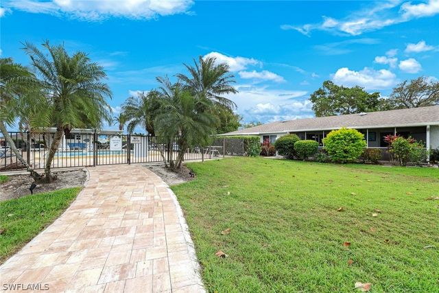 91 Glades BLVD 1652, Naples, FL 34112