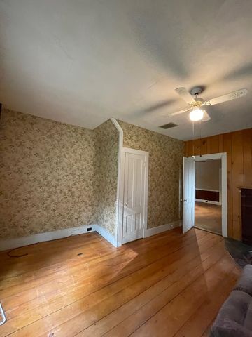 207 River Road, Cambridge, VT 05444