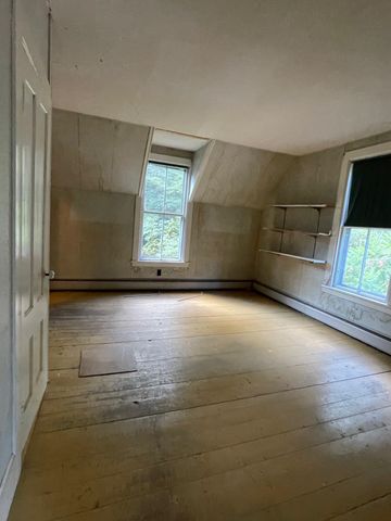 207 River Road, Cambridge, VT 05444