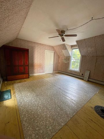 207 River Road, Cambridge, VT 05444