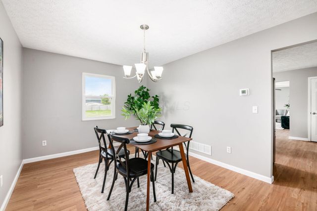 73 Jefferson Ridge Drive, Pataskala, OH 43062