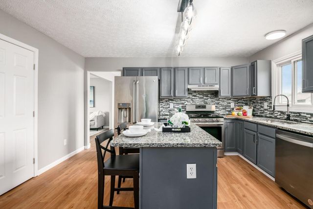 73 Jefferson Ridge Drive, Pataskala, OH 43062