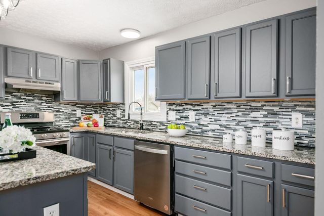 73 Jefferson Ridge Drive, Pataskala, OH 43062